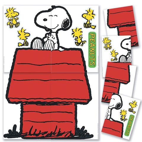 GIANT CHARACTER SNOOPY & DOG HOUSE